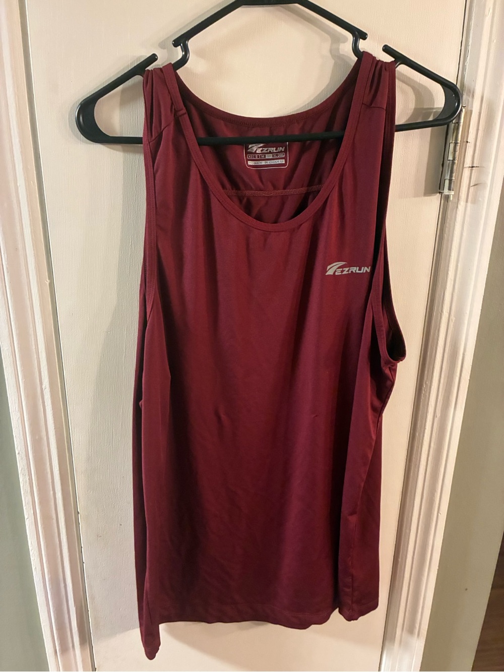 Men’s Large EZRun Burgundy Sleeveless Tank Top Shirt Polyester And Spandex
